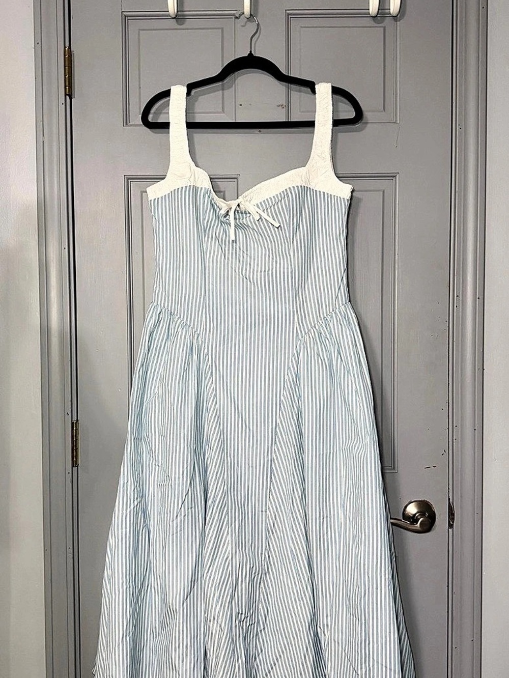 ASTR The Label Isabela Stripe Sweetheart Neck Midi Dress Flawed zipper
